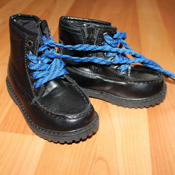 boots with blue laces